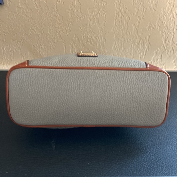 Dooney&Bourke Grey shoulder/crossbody bag. Never carried. - Picture 5 of 5